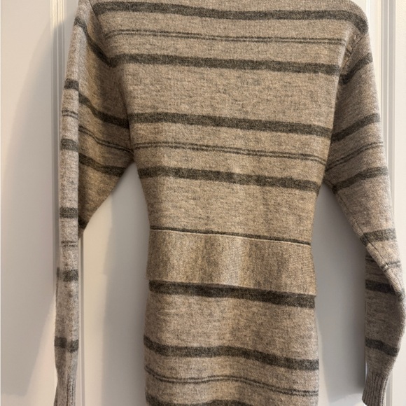 Stripped tan and green sweater with tie front - Picture 5 of 5